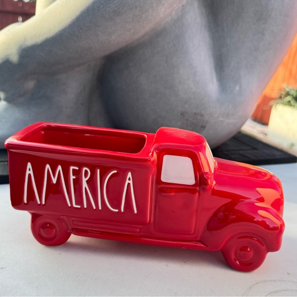 Patriotic Rae Dunn Red Truck America Table Decor Plant Holder new with box - Picture 15 of 16